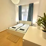 Cozy Centre Apartment *