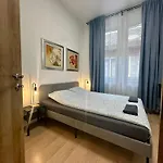 Cozy Centre Apartment *